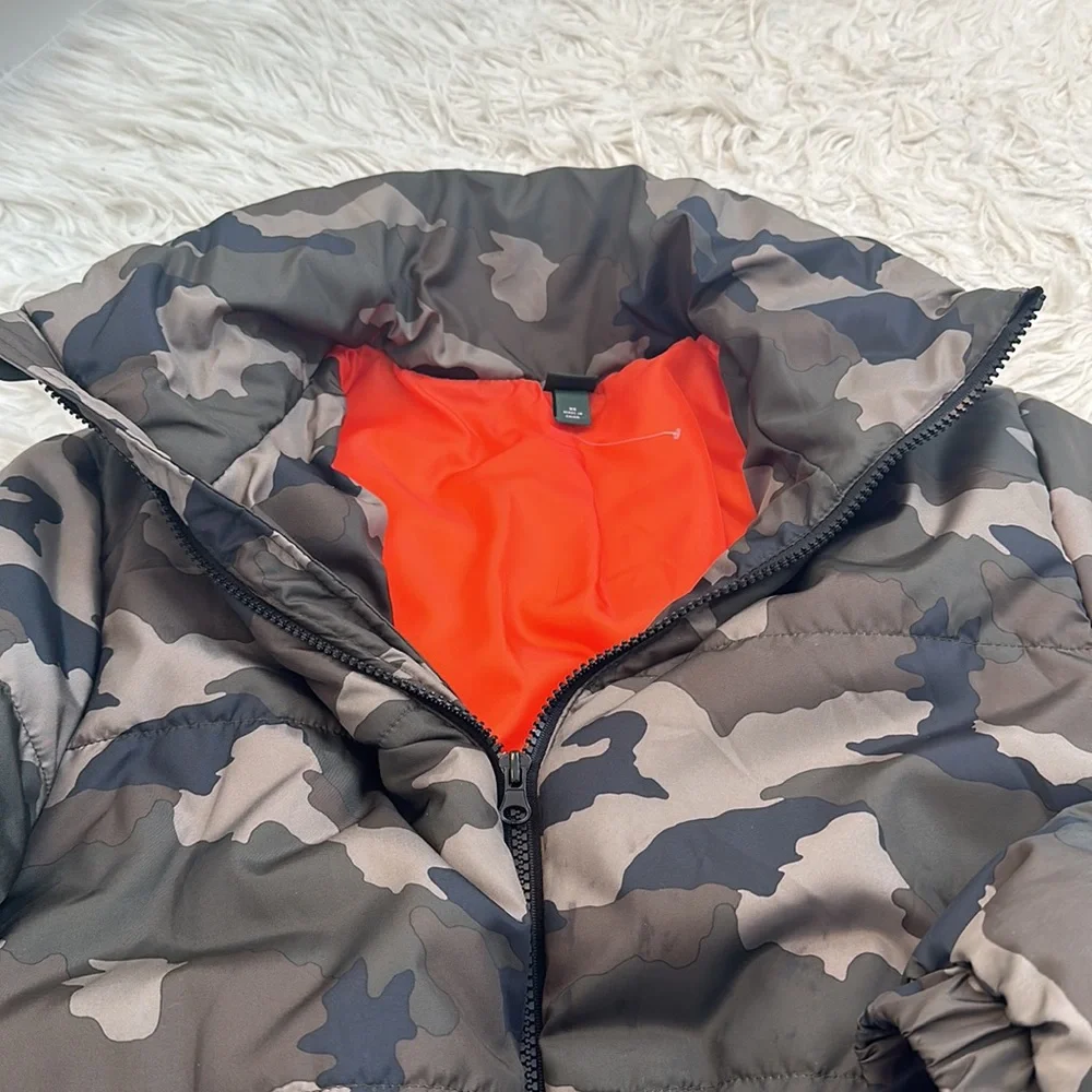 Camouflage Puffer Jacket - Picture 3 of 3